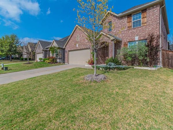800 Spring Falls Drive, McKinney, TX 75071