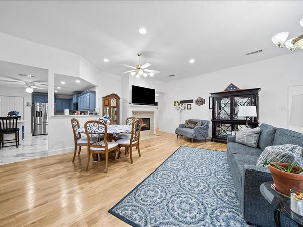 942 Cresthill Drive, Unit 20, Cedar Hill, TX 75104