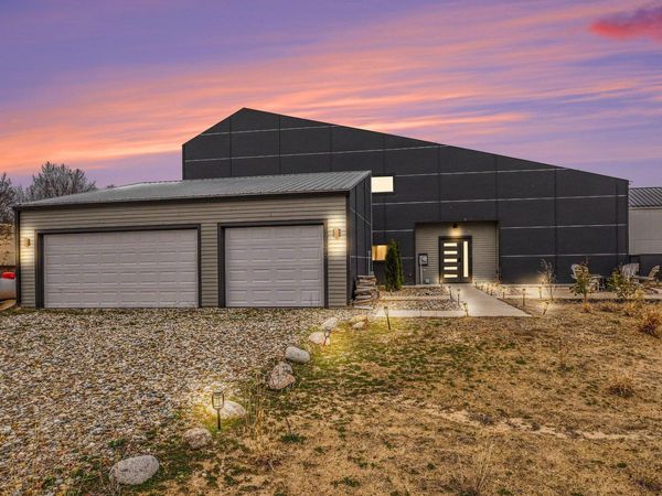 7426 Lake Solis Drive, Stevensville, MI 49127