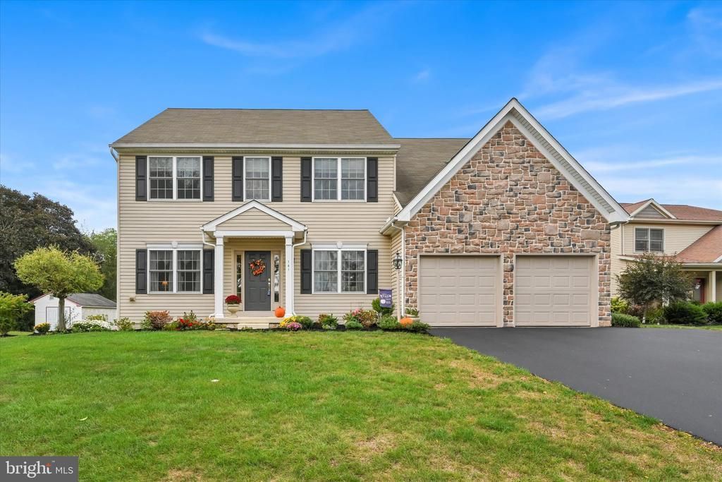 701 HAMPDEN ROAD , ELIZABETHTOWN, PA 17022