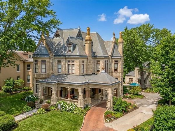 809-819 Hall Street, St Joseph, MO 64501