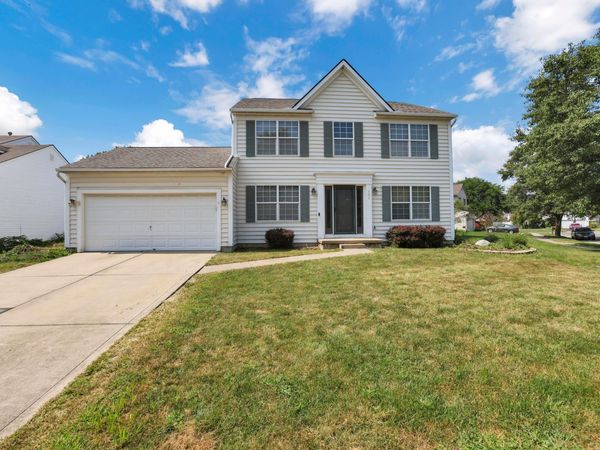 101 Barry Knoll Drive , Pataskala, OH 43062