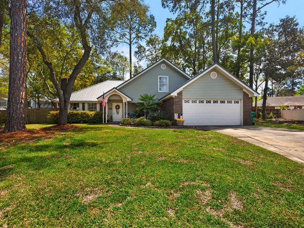 402 Northampton Circle, Fort Walton Beach, FL 32547