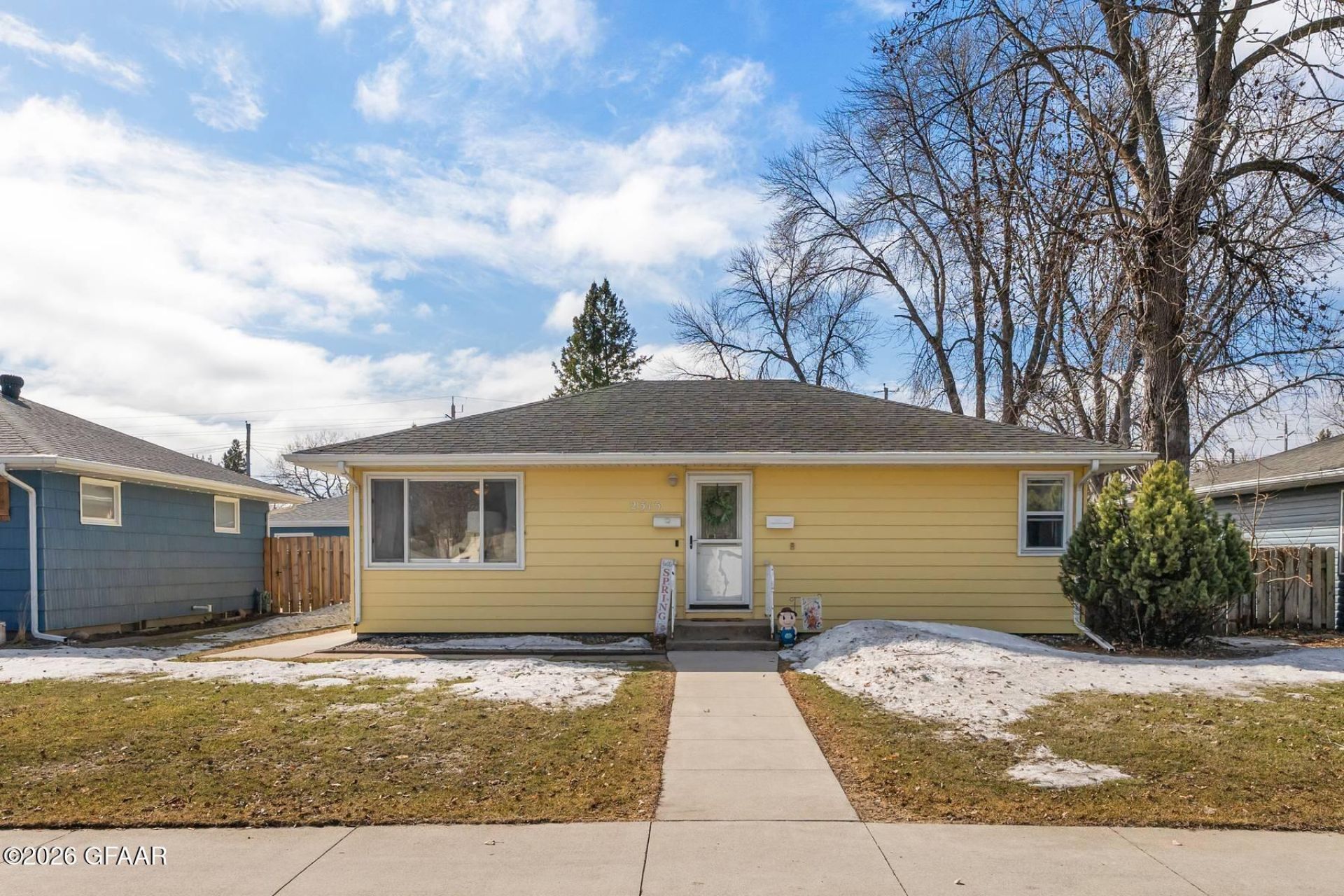 2315 9th Avenue N, Grand Forks, ND 58201 Main Photo