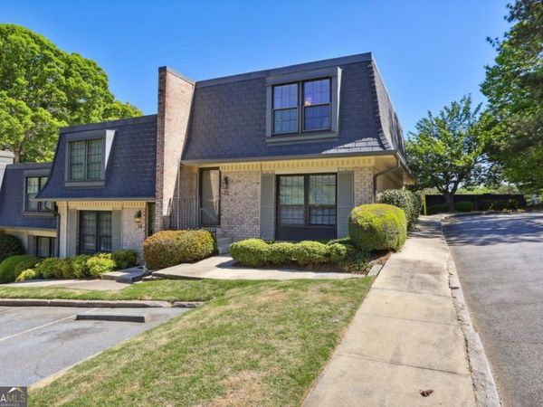 73 La Rue Place NW, Atlanta, GA 30327