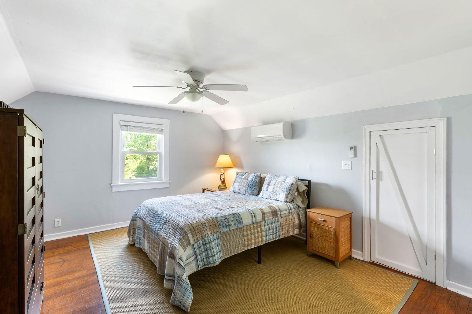 1536 Folly Road Photo 9