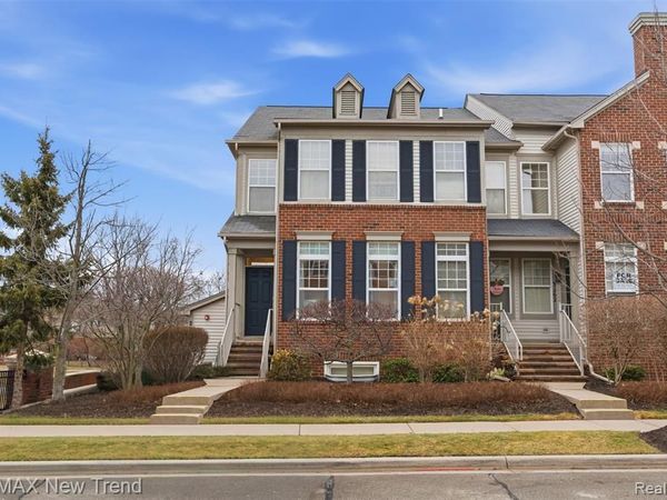 3270 Johanna Ware W, Wixom, MI 48393