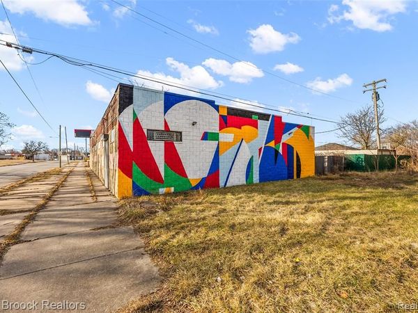 12501 Chalmers Street, Detroit, MI 48205