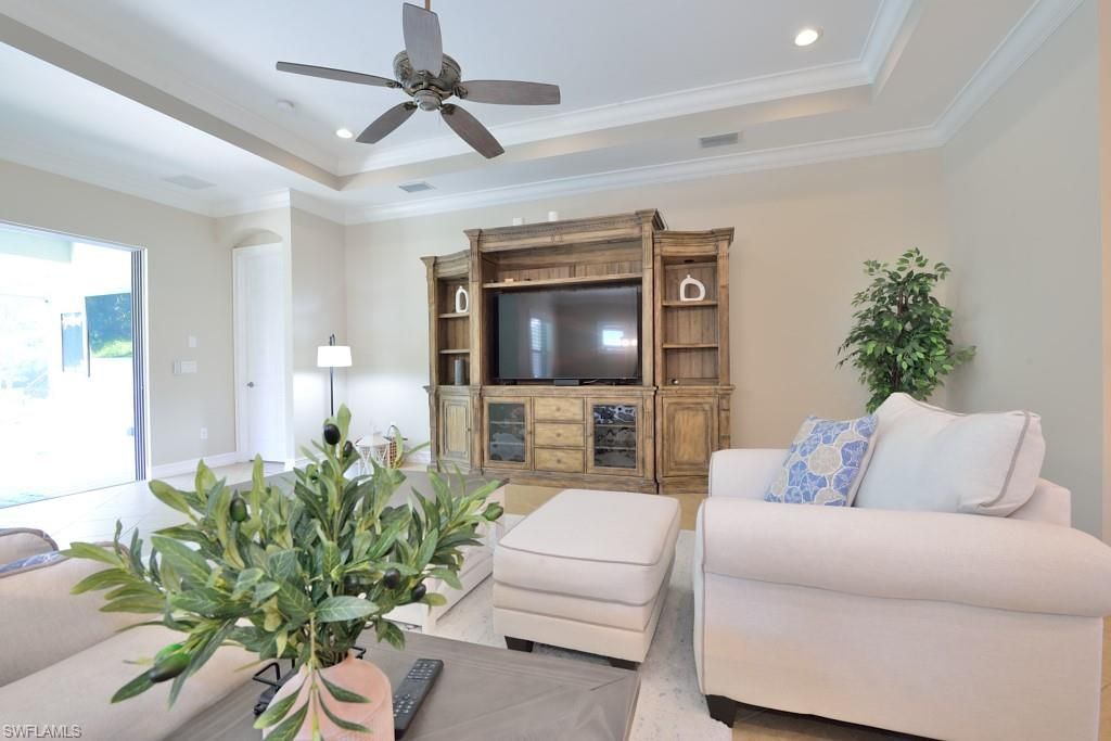 3951 Otter Bend Cir, Fort Myers, FL 33905 Photo