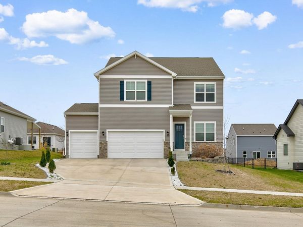 3890 Fieldstone Drive, Waukee, IA 50263