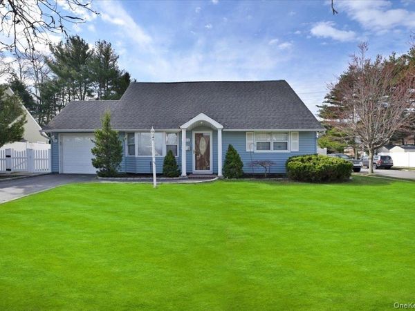 4000 Avoca Avenue , Bethpage, NY 11714