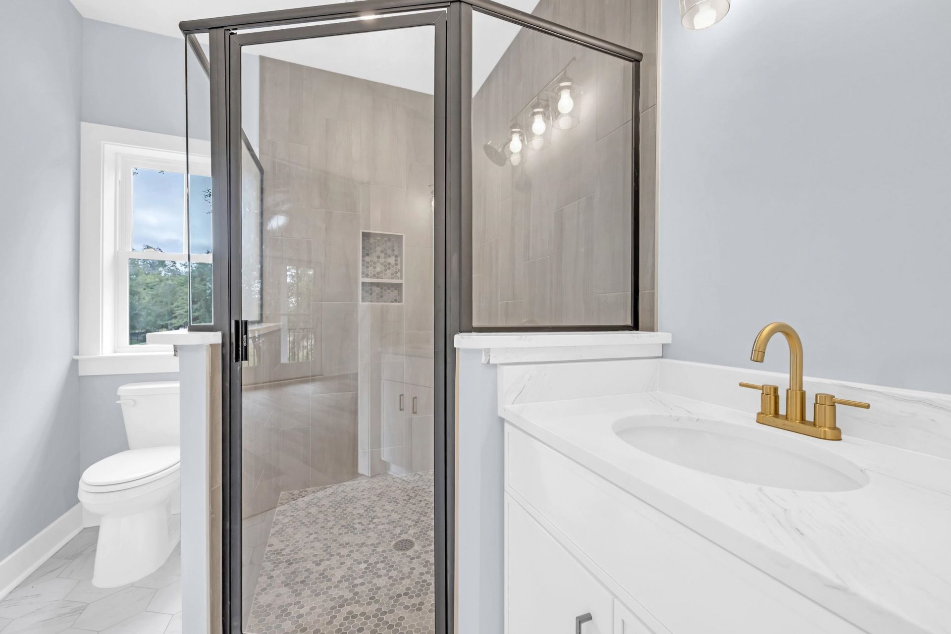 255 Madison Dr.  Photo 15