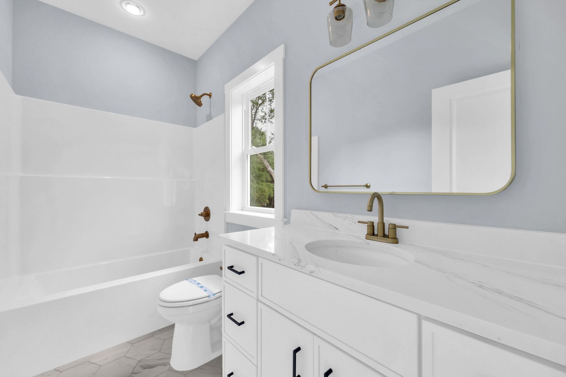 255 Madison Dr.  Photo 18