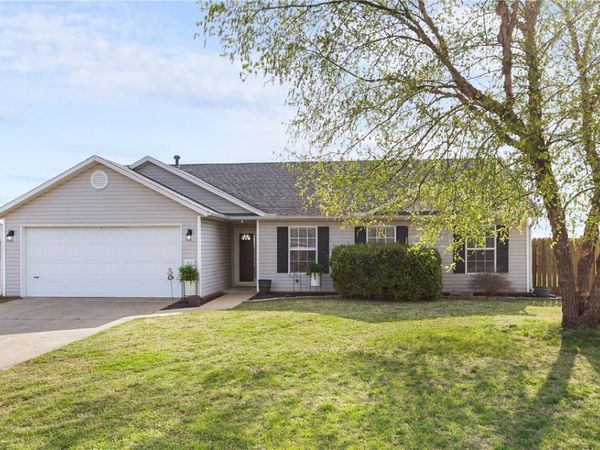 521 Highland Street , Lowell, AR 72745