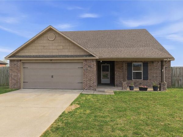 1221 General McCrae Drive , Prairie Grove, AR 72753