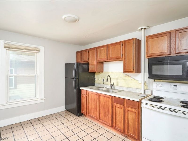 772 Brown Street , Akron, OH 44311 Photo 5