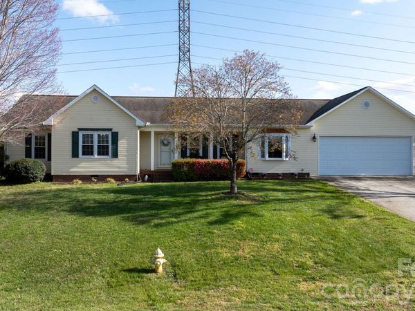 1315 Pear Drive, Conover, NC 28613