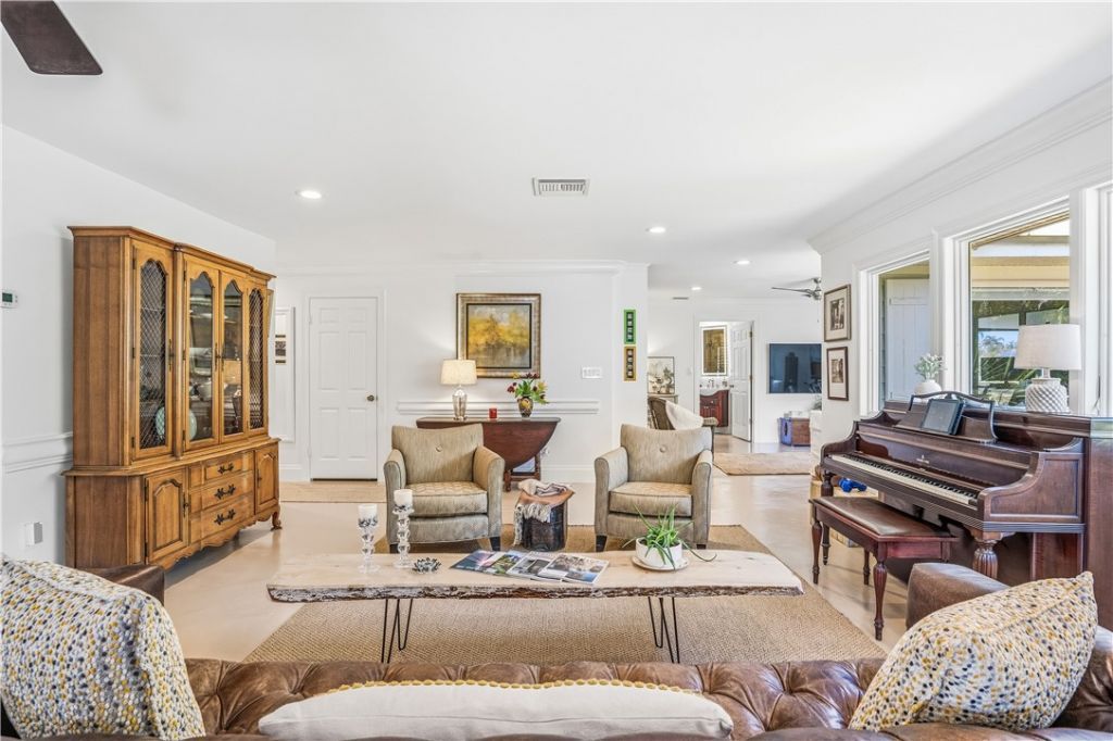 727 Shore Drive, Vero Beach, FL 32963 Photo