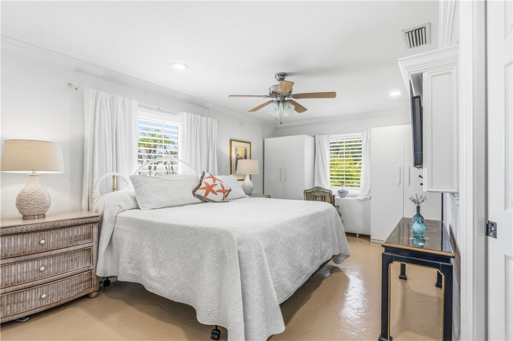 727 Shore Drive, Vero Beach, FL 32963 Photo