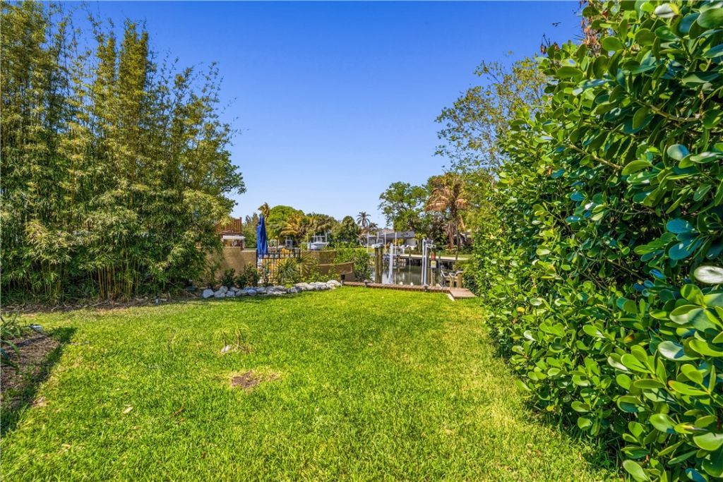 727 Shore Drive, Vero Beach, FL 32963 Photo