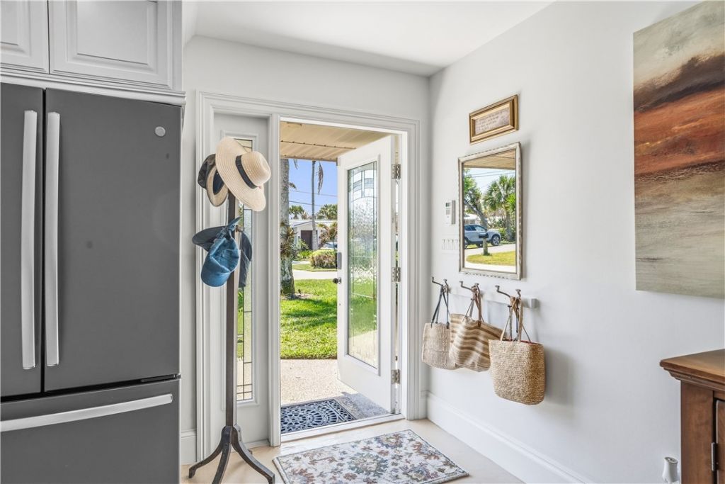 727 Shore Drive, Vero Beach, FL 32963 Photo