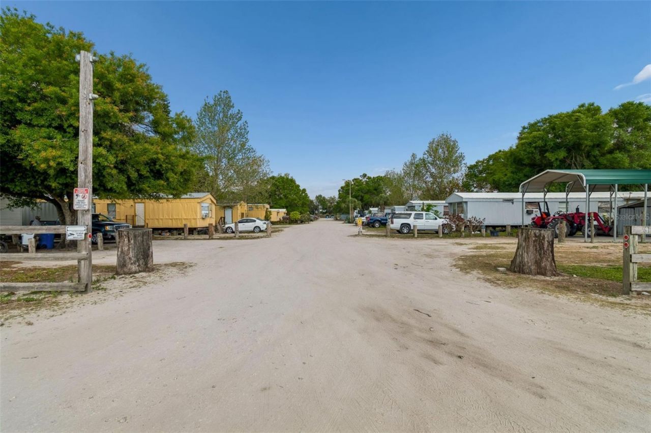 610 Railroad Street , Wimauma, FL 33598 Photo