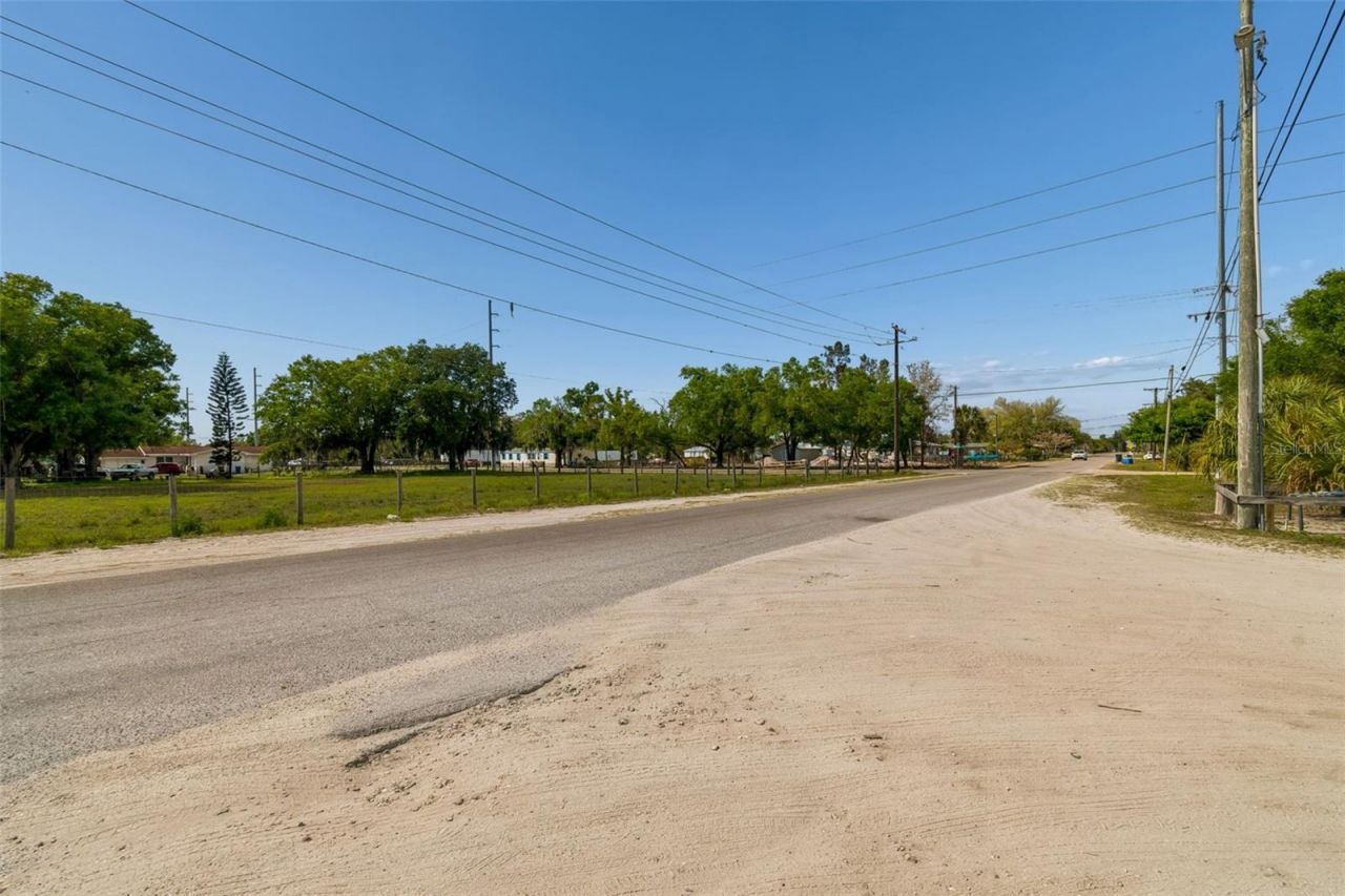 610 Railroad Street , Wimauma, FL 33598 Photo