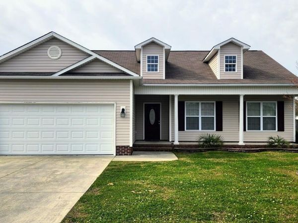 102 Borough Nest Drive , Swansboro, NC 28584