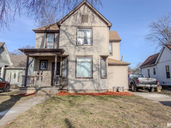 356 CAPITOL Street, Pekin, IL 61554