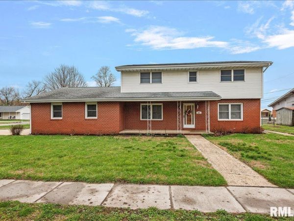 201 N ELM Street, Williamsville, IL 62693