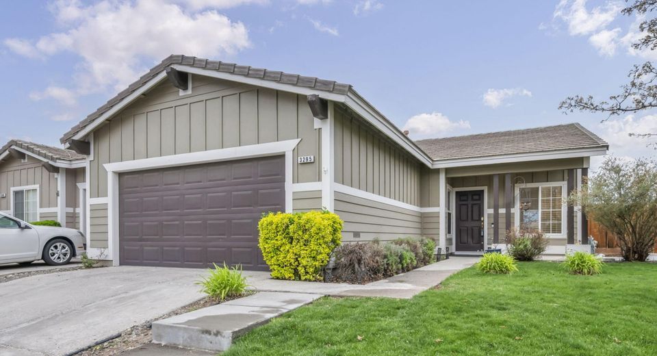 3295 Modena Drive, Sparks, NV 89434 Photo