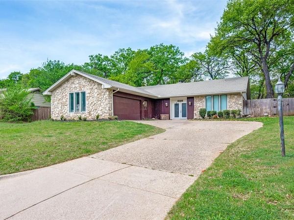 2120 Valleydale Drive , Arlington, TX 76013