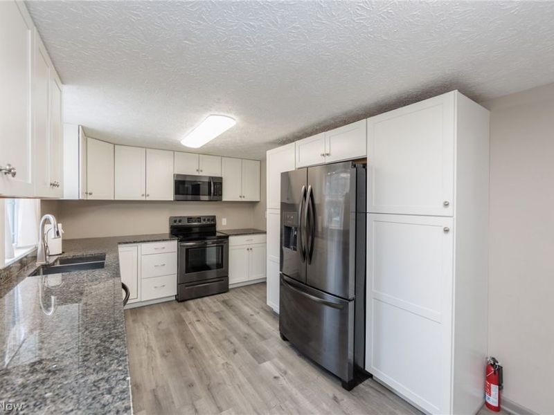 9985 Mount Eaton Road , Wadsworth, OH 44281 Photo 8