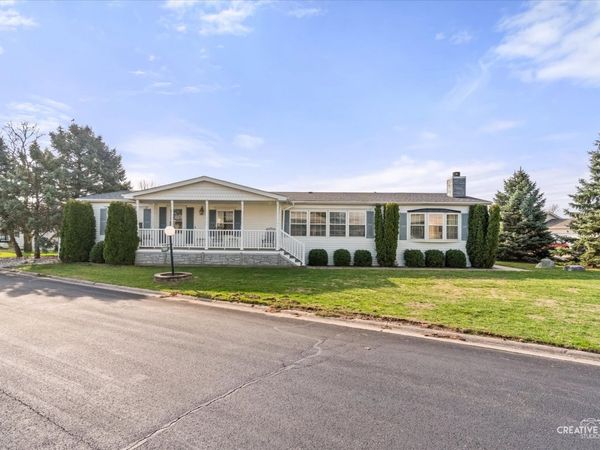 225 Meadowlark Lane , Sandwich, IL 60548