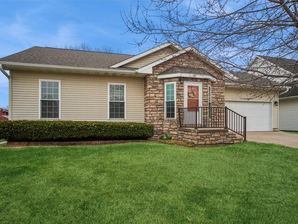 301 N 15th Avenue, Winterset, IA 50273