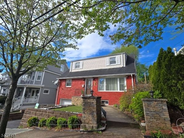 54 Austin St, Ridgefield Park, NJ 07660