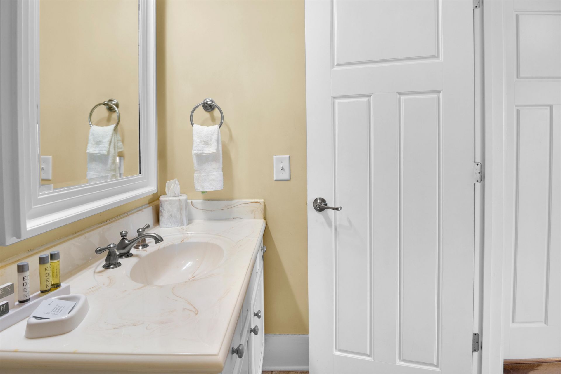 711 Madiera Dr. Photo 21