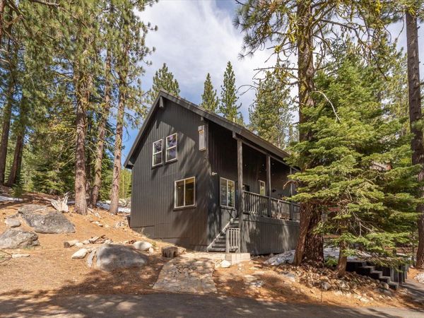 50638 Hemlock Court, Soda Springs, CA 95728