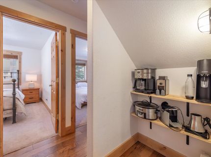 50638 Hemlock Court, Soda Springs, CA 95728 Photo