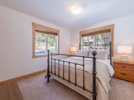 50638 Hemlock Court, Soda Springs, CA 95728 Photo