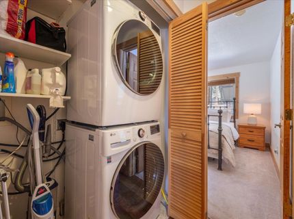 50638 Hemlock Court, Soda Springs, CA 95728 Photo