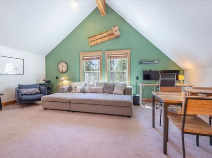 50638 Hemlock Court, Soda Springs, CA 95728 Photo