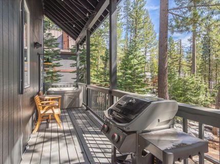 50638 Hemlock Court, Soda Springs, CA 95728 Photo