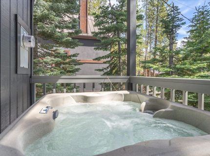 50638 Hemlock Court, Soda Springs, CA 95728 Photo