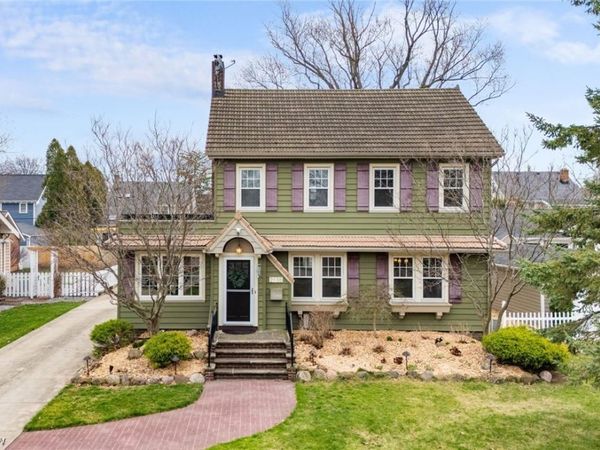 2135 Riverside Drive , Lakewood, OH 44107