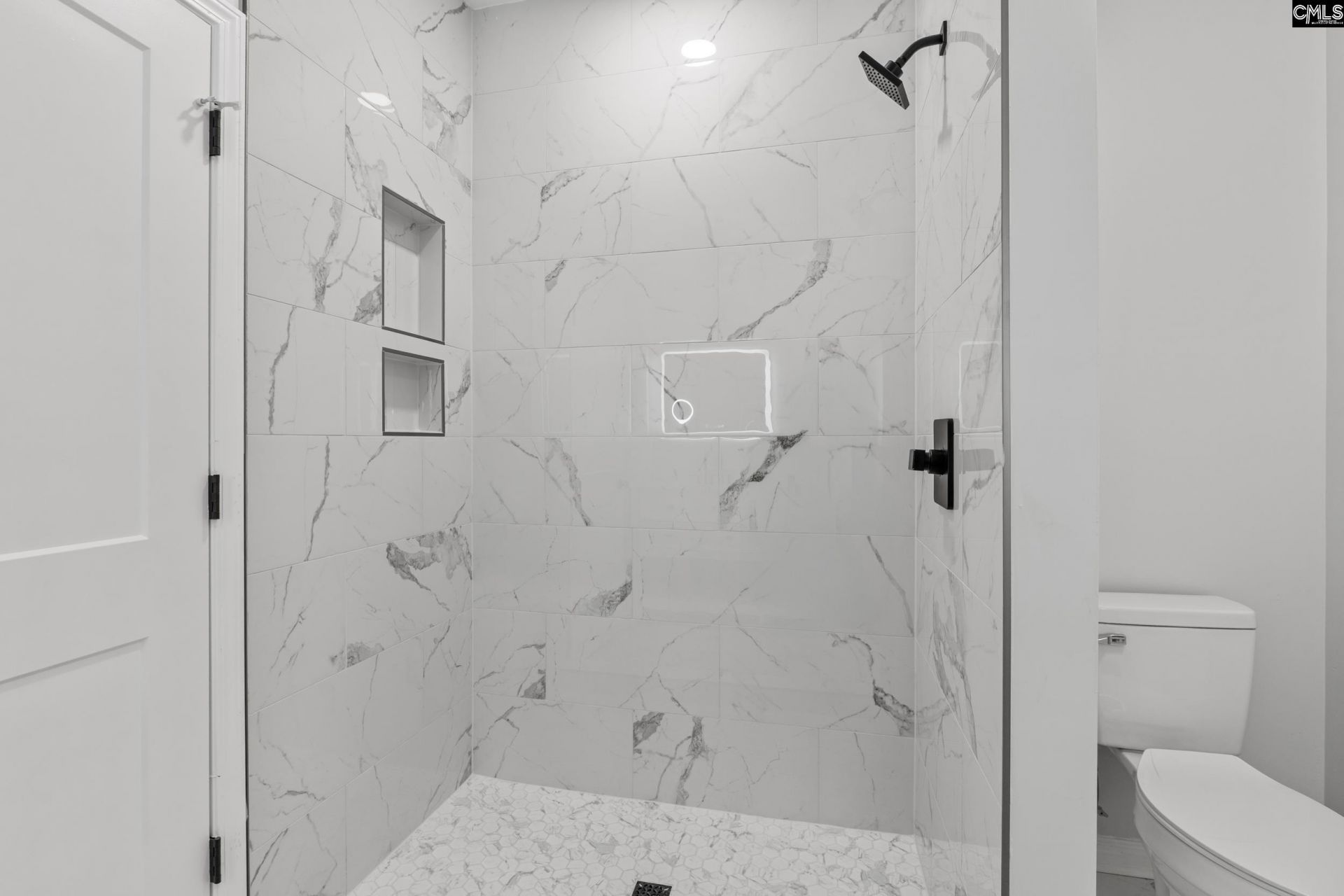 209 Lincolnshire Boulevard  Photo 16