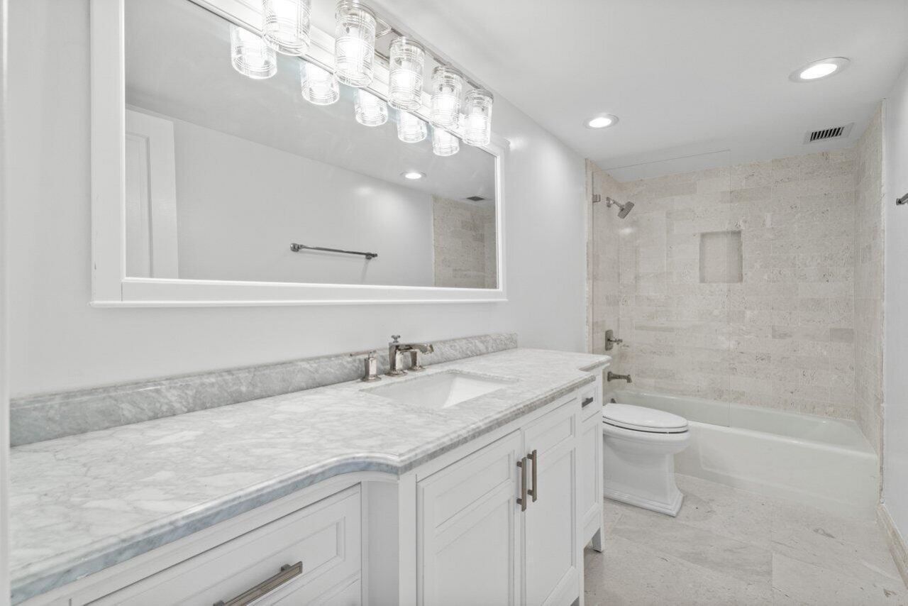 100 Worth Avenue, Unit 320, Palm Beach, FL 33480 Photo