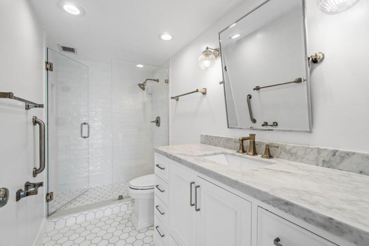 100 Worth Avenue, Unit 320, Palm Beach, FL 33480 Photo