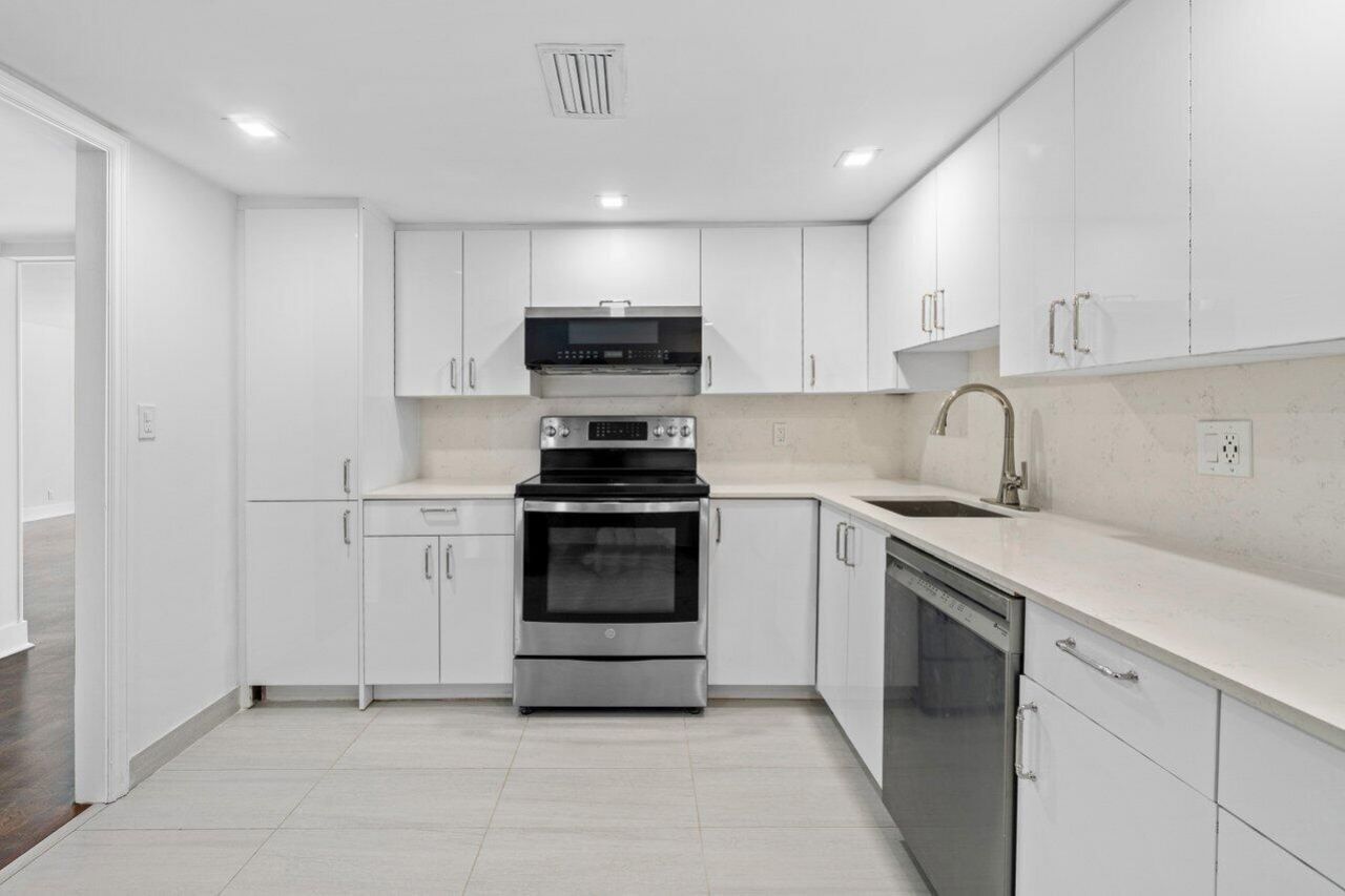 100 Worth Avenue, Unit 320, Palm Beach, FL 33480 Photo