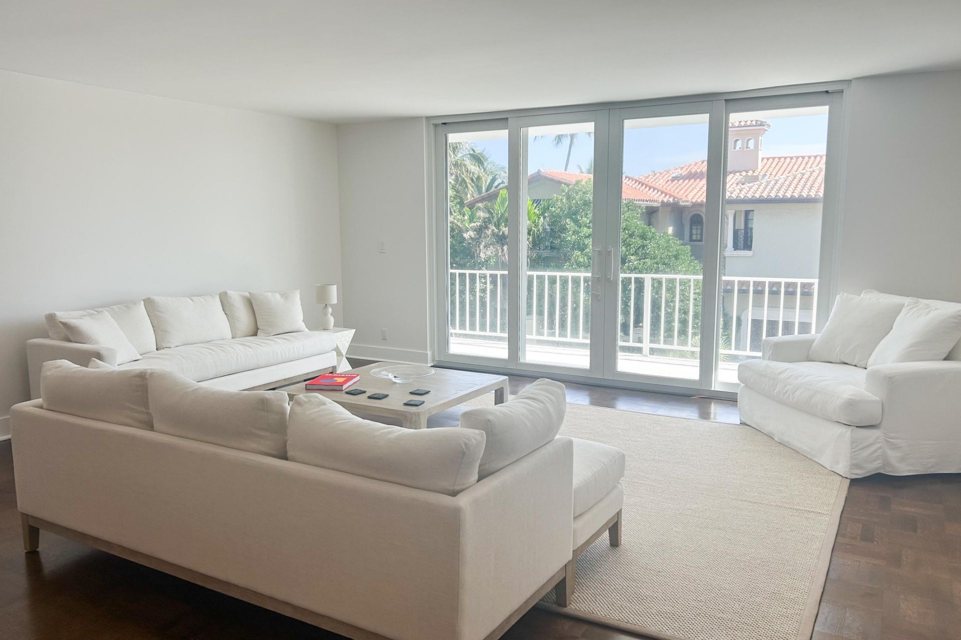 100 Worth Avenue, Unit 320, Palm Beach, FL 33480 Photo